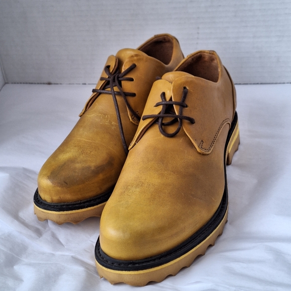 John Fluevog Shoes - John Fluevog Kaya Oxford Loafers Yellow Size 7.5